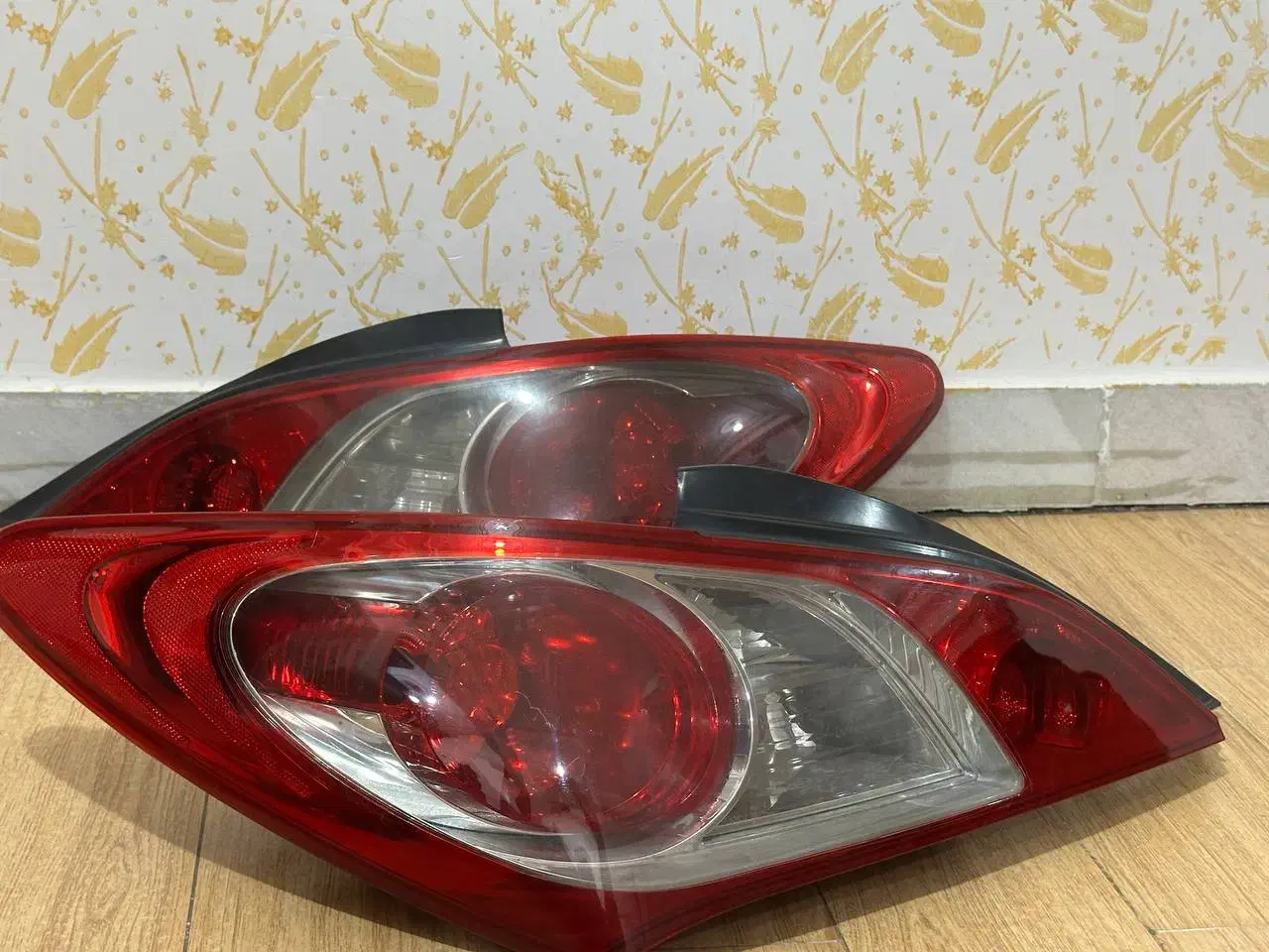 چراغ خطر جنسیس. سراگزوز. سینی زیر|قطعات یدکی و لوازم جانبی|کرمانشاه, |دیوار