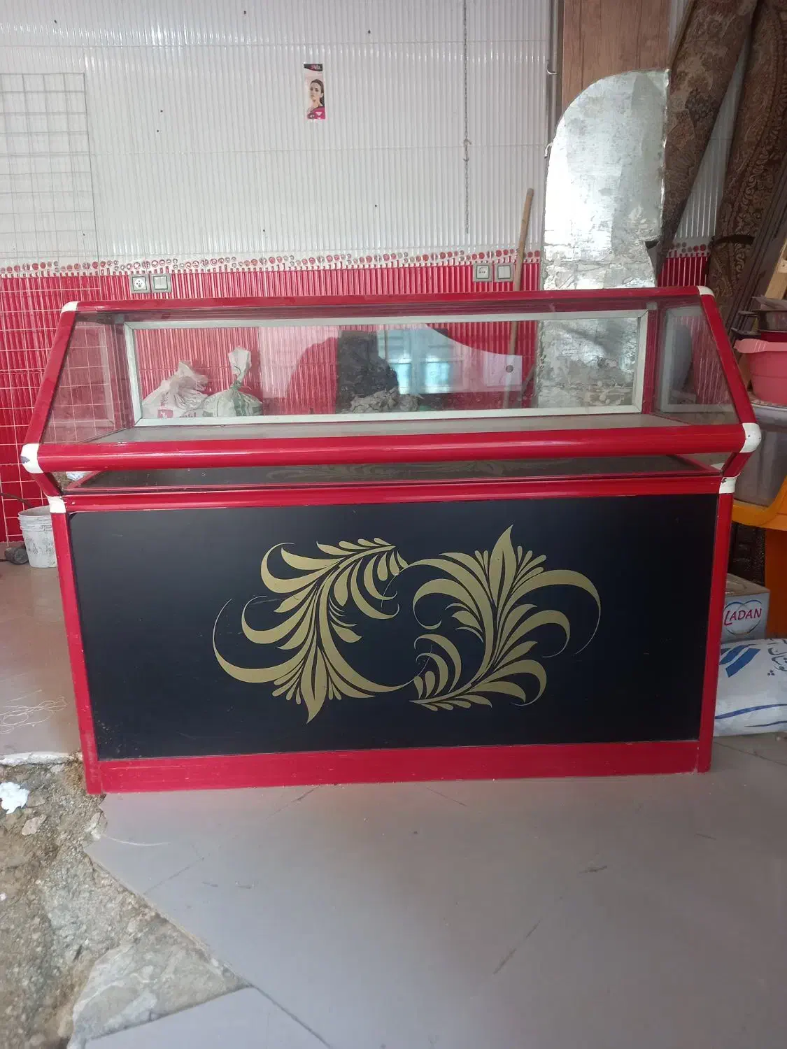 مانکن نیم تنه و  ویترین|فروشگاه و مغازه|بروجرد, |دیوار