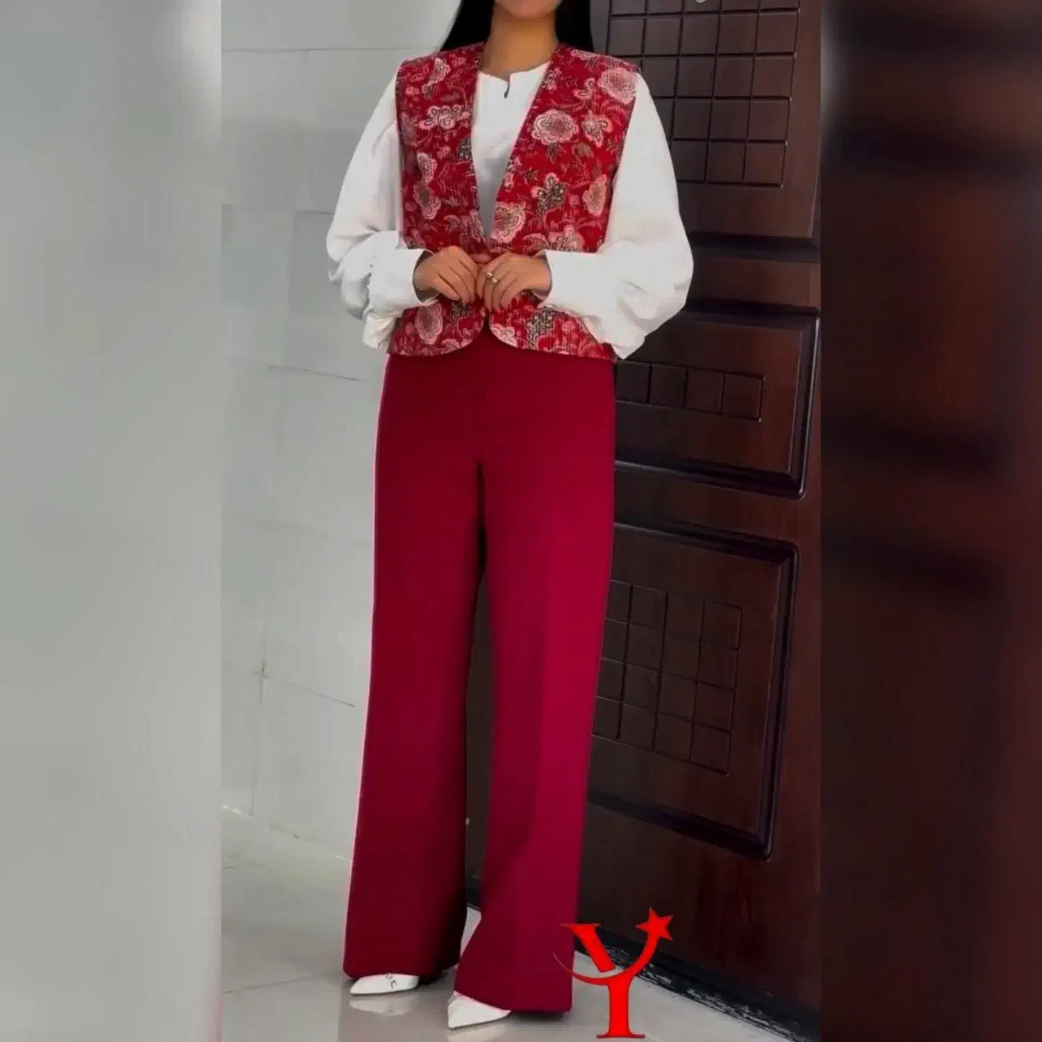 زنانه|لباس|شاهینشهر, گزبرخوار|دیوار