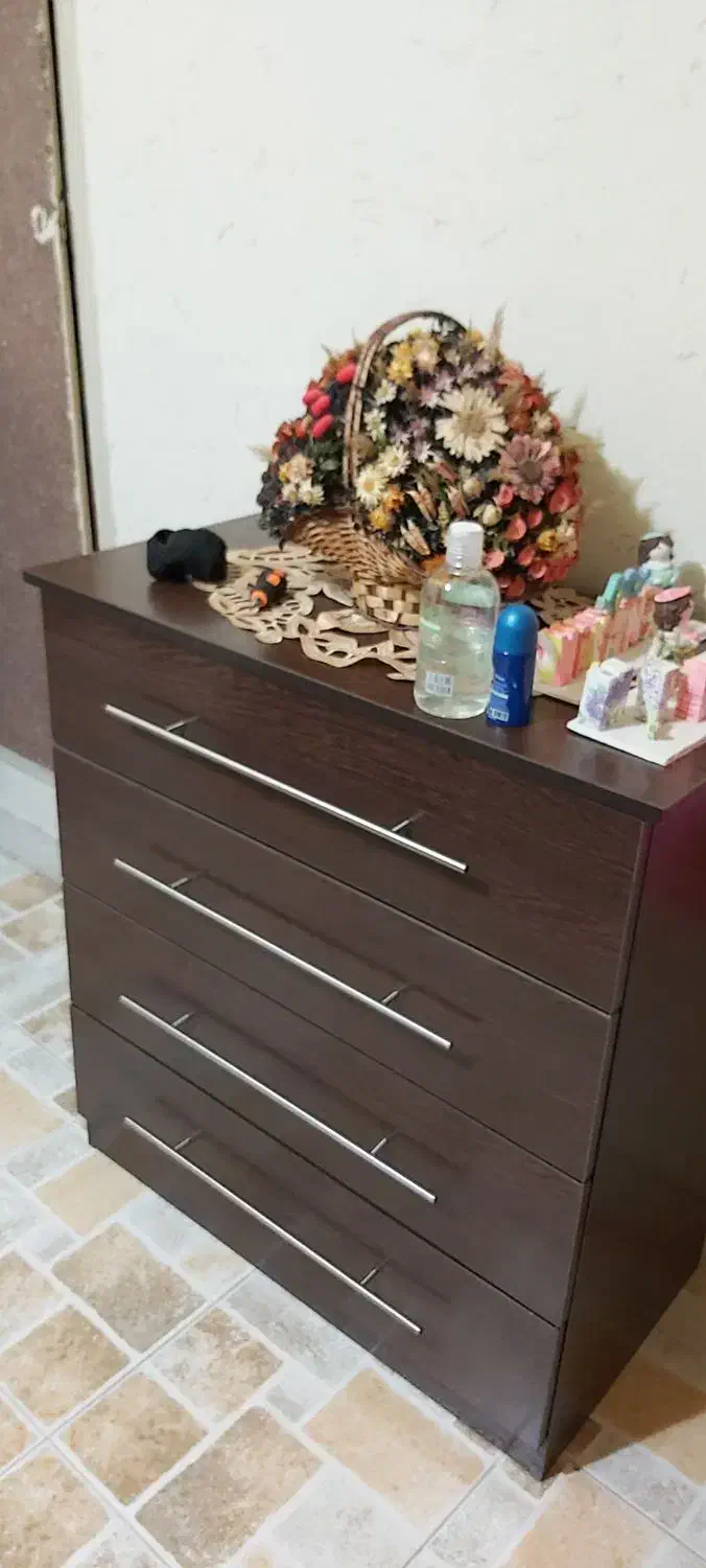 سرویس خواب|تخت و سرویس خواب|شاهین‌شهر, سعدی شمالی|دیوار