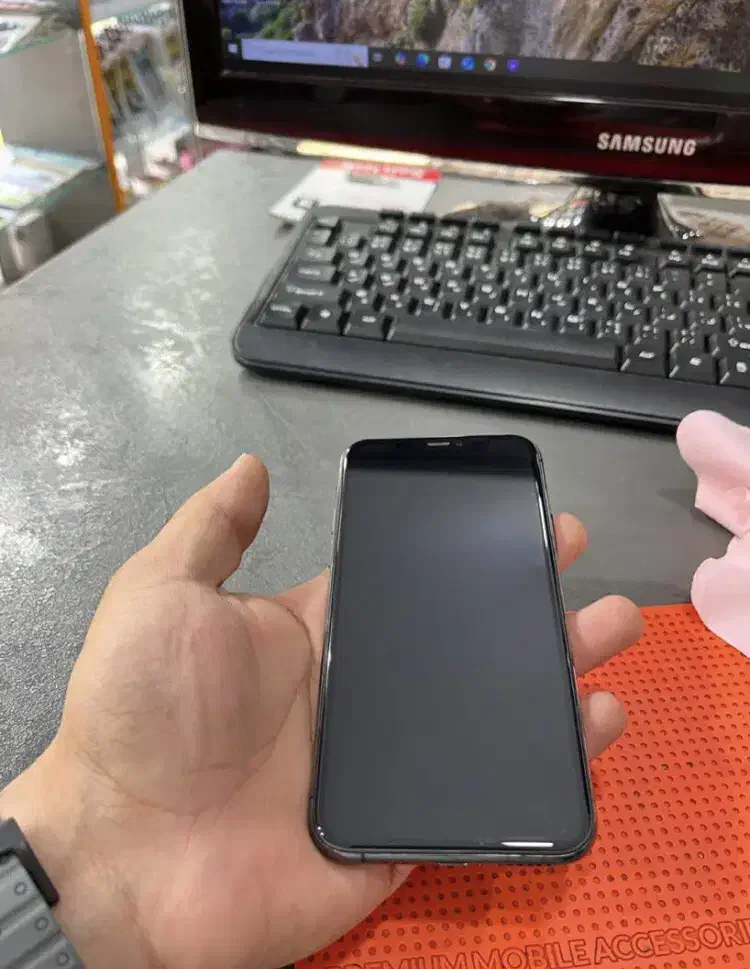 iphone11 pro 256 دوسیم بدون پیش پرداخت|موبایل|کرج, عظیمیه|دیوار