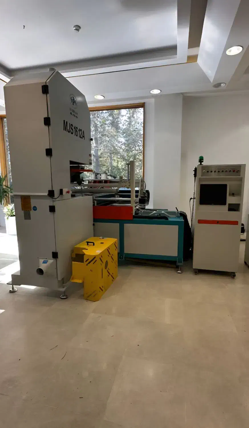 خدمات برش چوب و mdf با اره فلکه cnn|خدمات پیشه و مهارت|بومهن, |دیوار