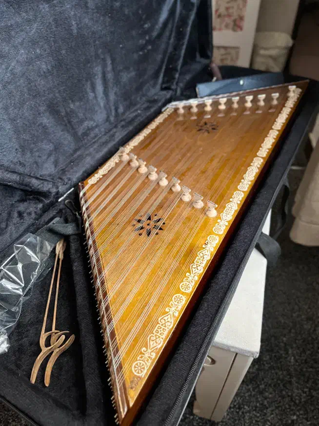 سنتور۹خرک|سازهای سنتی|اهواز, کوی باهنر|دیوار