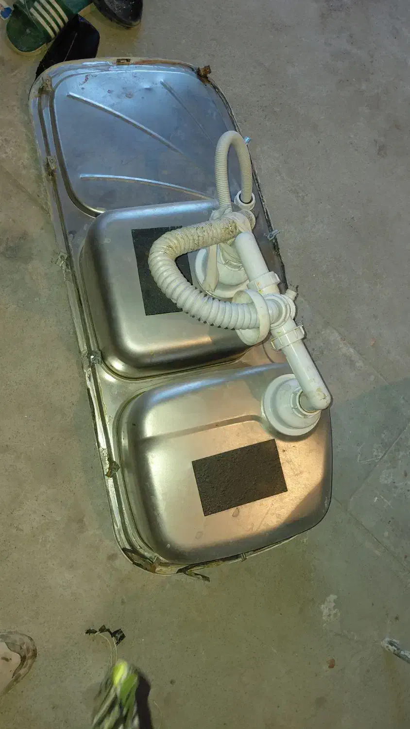 سینگ دوقلو|آب‌چکان و نظم‌دهنده ظروف|شیروان (خراسان), |دیوار