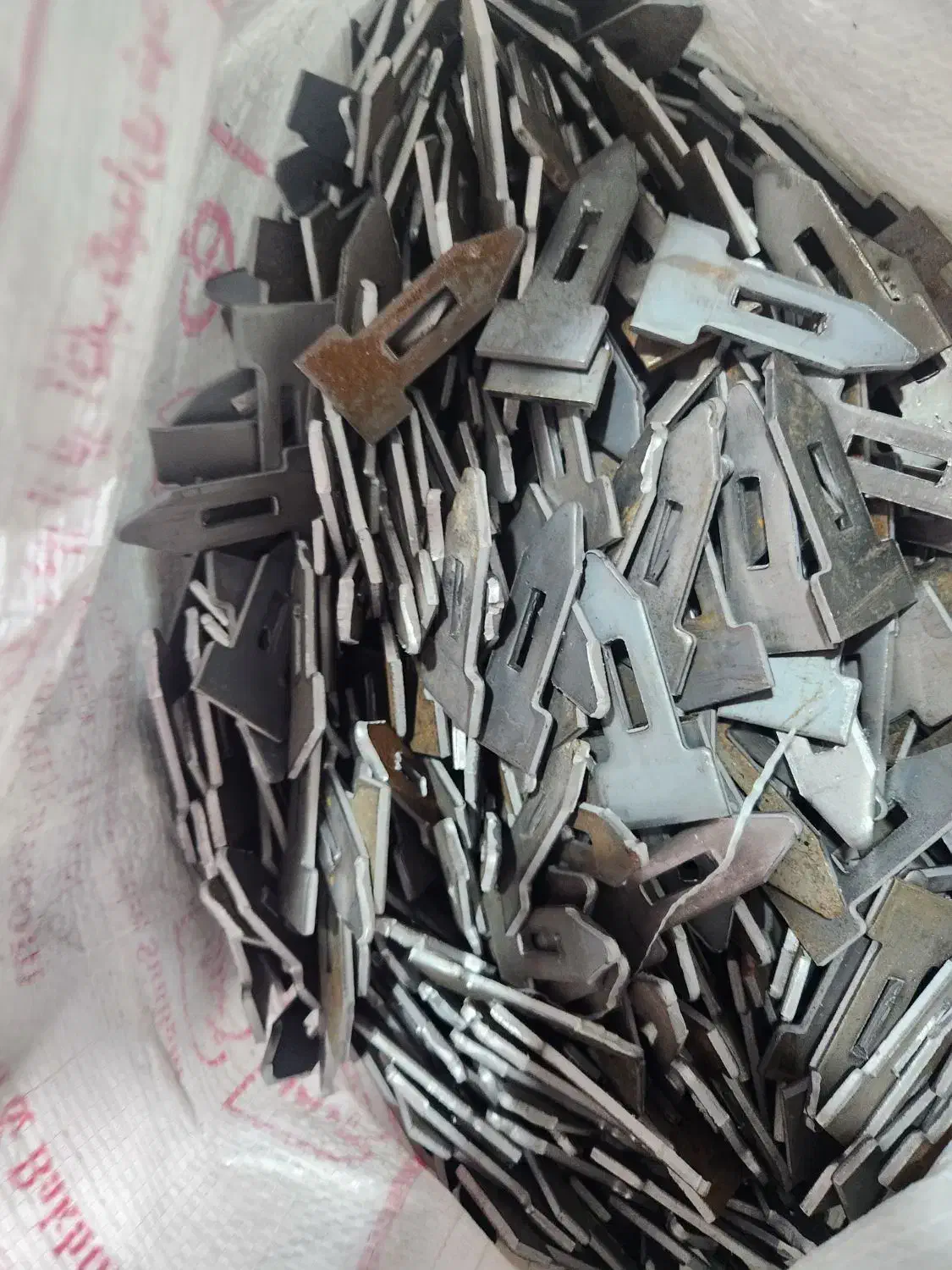 تولیدکننده انواع پین گوه و تسمه دیواری|ابزارآلات|تهران, شادآباد|دیوار