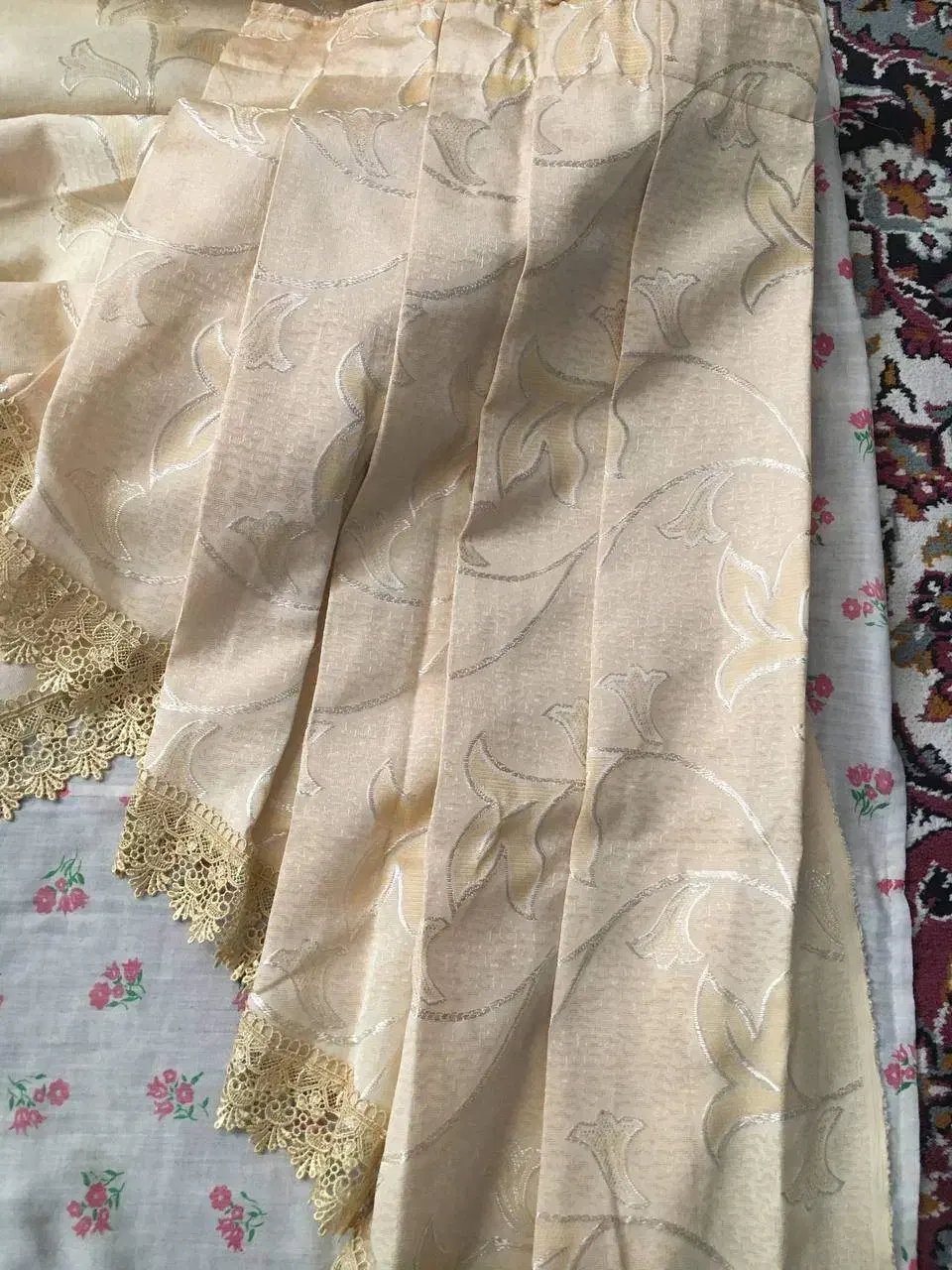 پرده حریر ترک طرح برجسته بهمراه دکور ساتن ترک|پرده، رانر، رومیزی|اصفهان, شاهد|دیوار