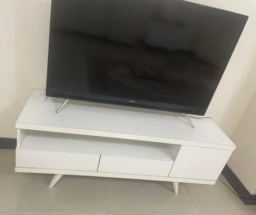 میز تلویزیون کاملا سالم و بدون خط|میز تلویزیون|تهران, سبلان (لشگر)|دیوار