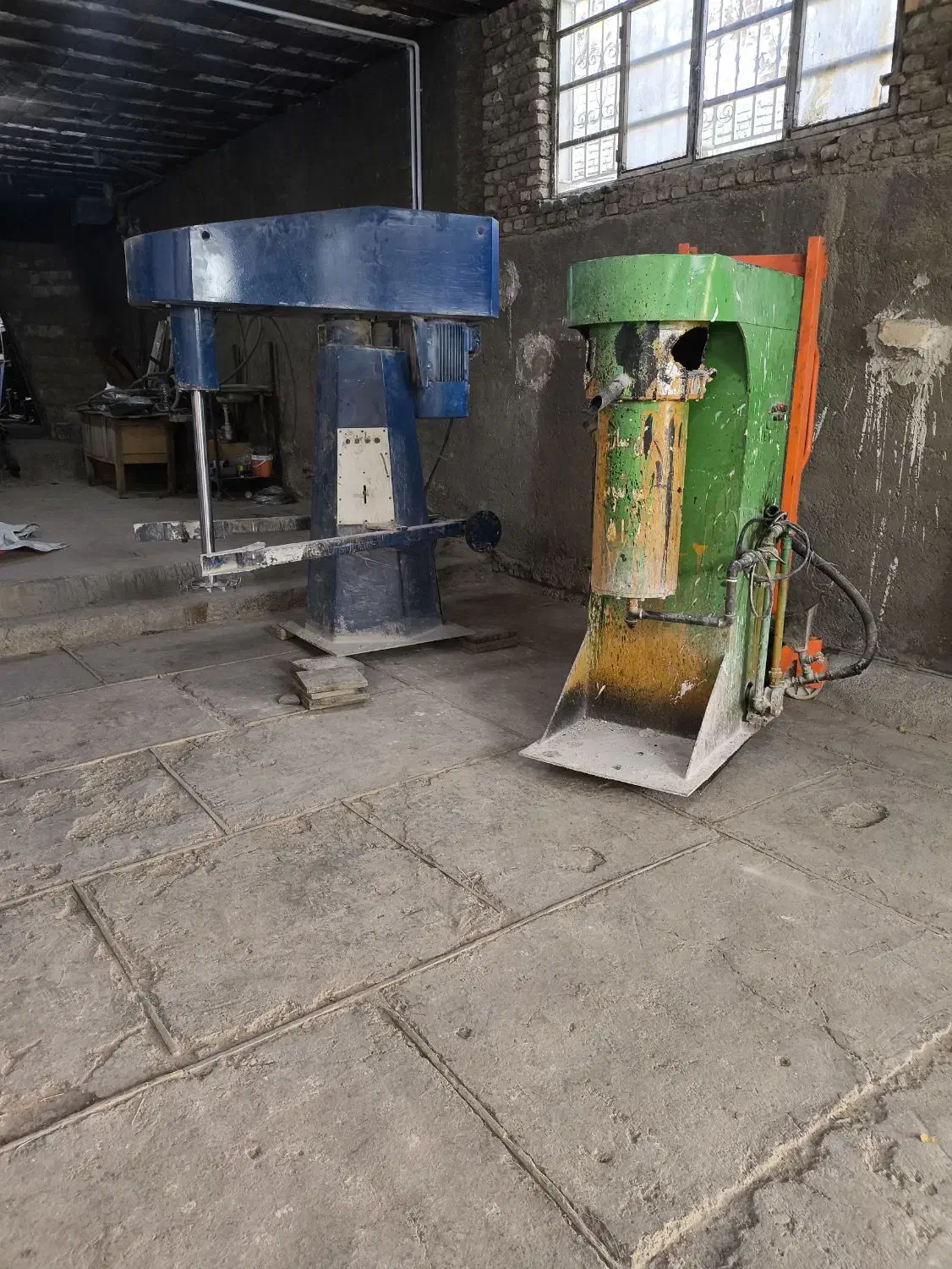 کارگر نمیه ماهر و ماهر آقا حقوق مناسب|استخدام صنعتی، فنی، مهندسی|بومهن, |دیوار