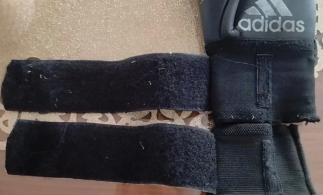 دستکش دروازبانی adidas predator تمیز و سالم|تجهیزات ورزشی|گناباد, |دیوار