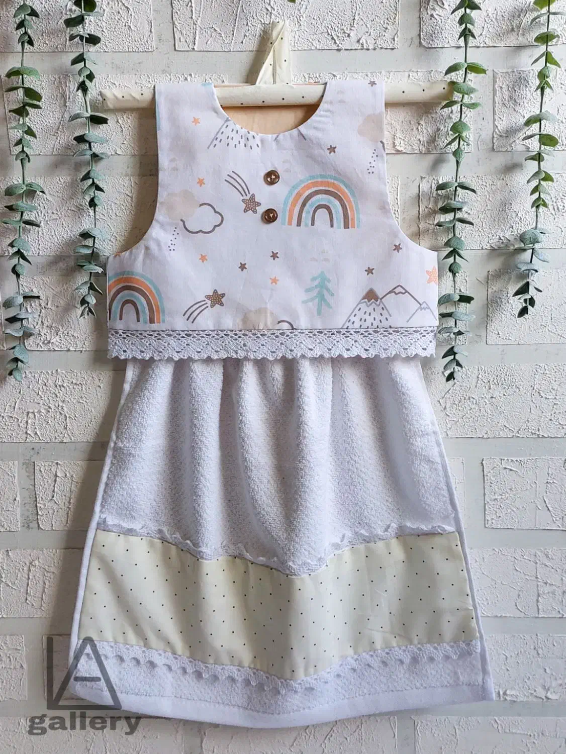 اویز پیراهنی طرح فانتزی|سفره، حوله، دستمال آشپزخانه|آمل, |دیوار