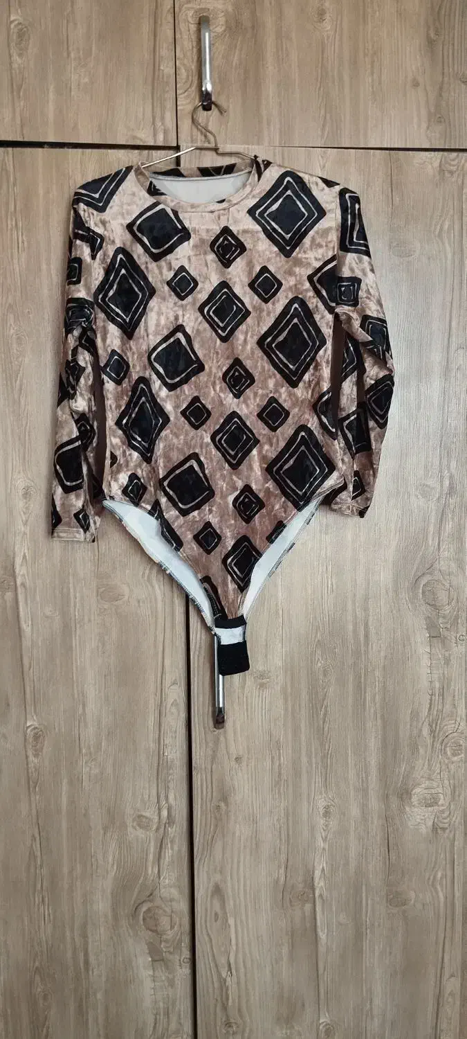 بادی مخمل|لباس|تبریز, |دیوار