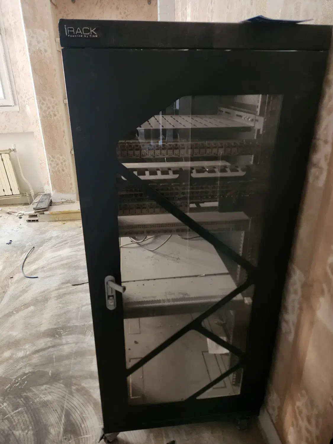 رک ایستاده بزرگ|مودم و تجهیزات شبکه|تهران, درختی|دیوار