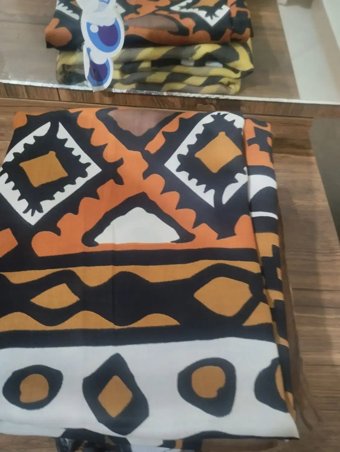 شال و روسری|لباس|اندیشه, اندیشه فاز ۲|دیوار