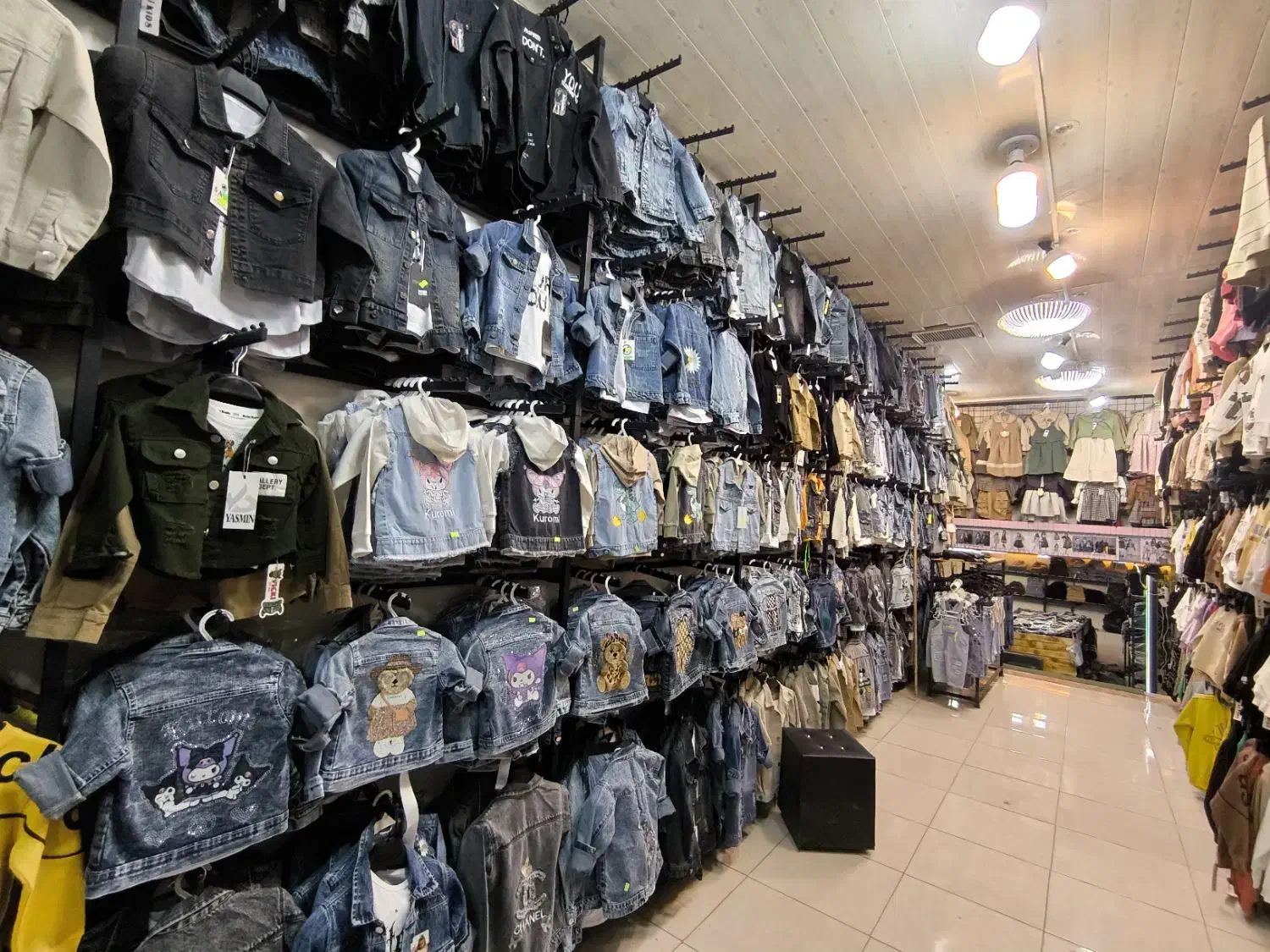 به یک فروشنده خانوم مجرد (پاره وقت و تمام وقت )|استخدام بازاریابی و فروش|فلاورجان, |دیوار