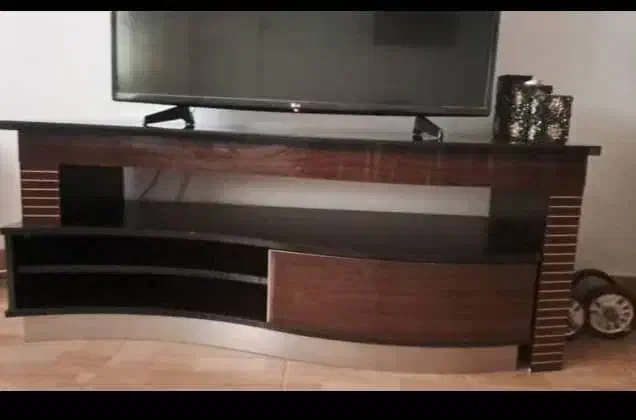 فروش لوستر طرح قدیمی با میز تلویزیون|لوستر و چراغ آویز|صومعه‌سرا, |دیوار