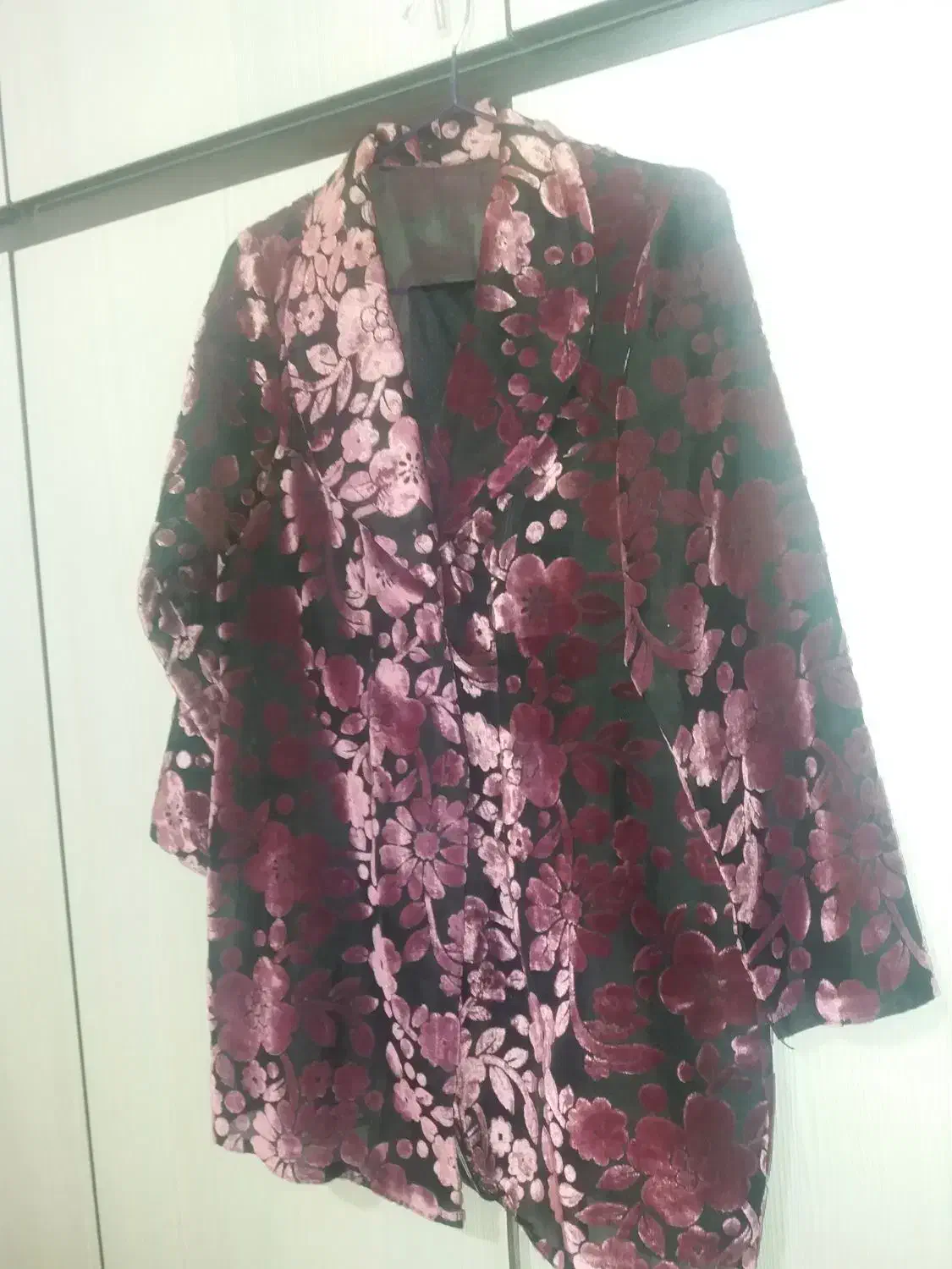 لباس زنانه|لباس|شاهین‌شهر, فدک|دیوار