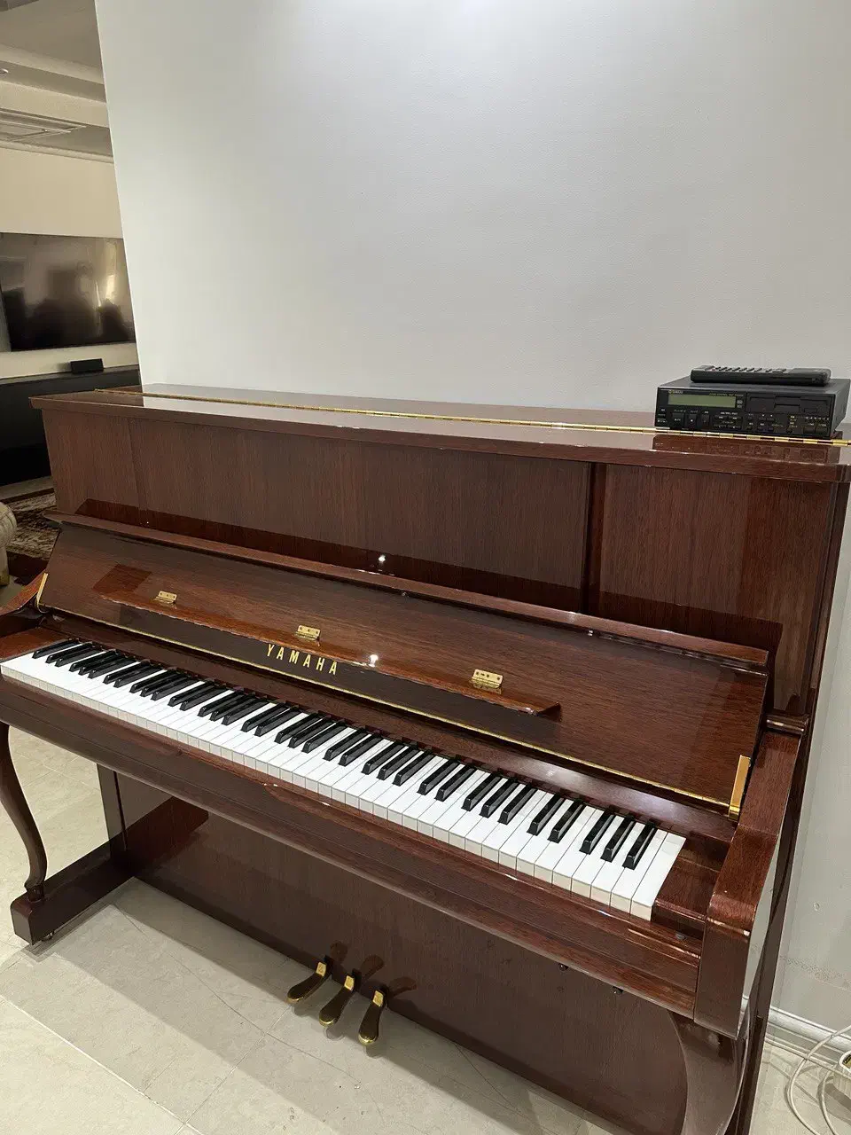 پیانو یاماها yu10 با سیستم سایلنت و دیسکلاویه|پیانو، کیبورد، آکاردئون|شیراز, ارم|دیوار