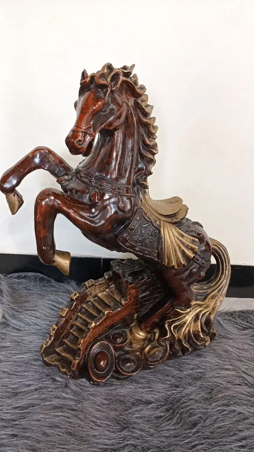 مجسمه گچی اسب|مجسمه، تندیس، ماکت|نوشهر, |دیوار