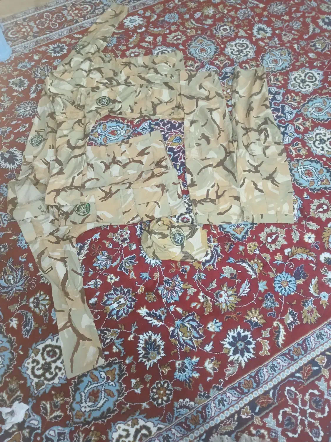 لباس سربازی|لباس|ملایر, |دیوار