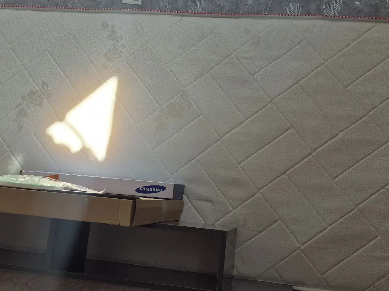 تشک رویال|تشک تختخواب|فردیس, نگارستان|دیوار