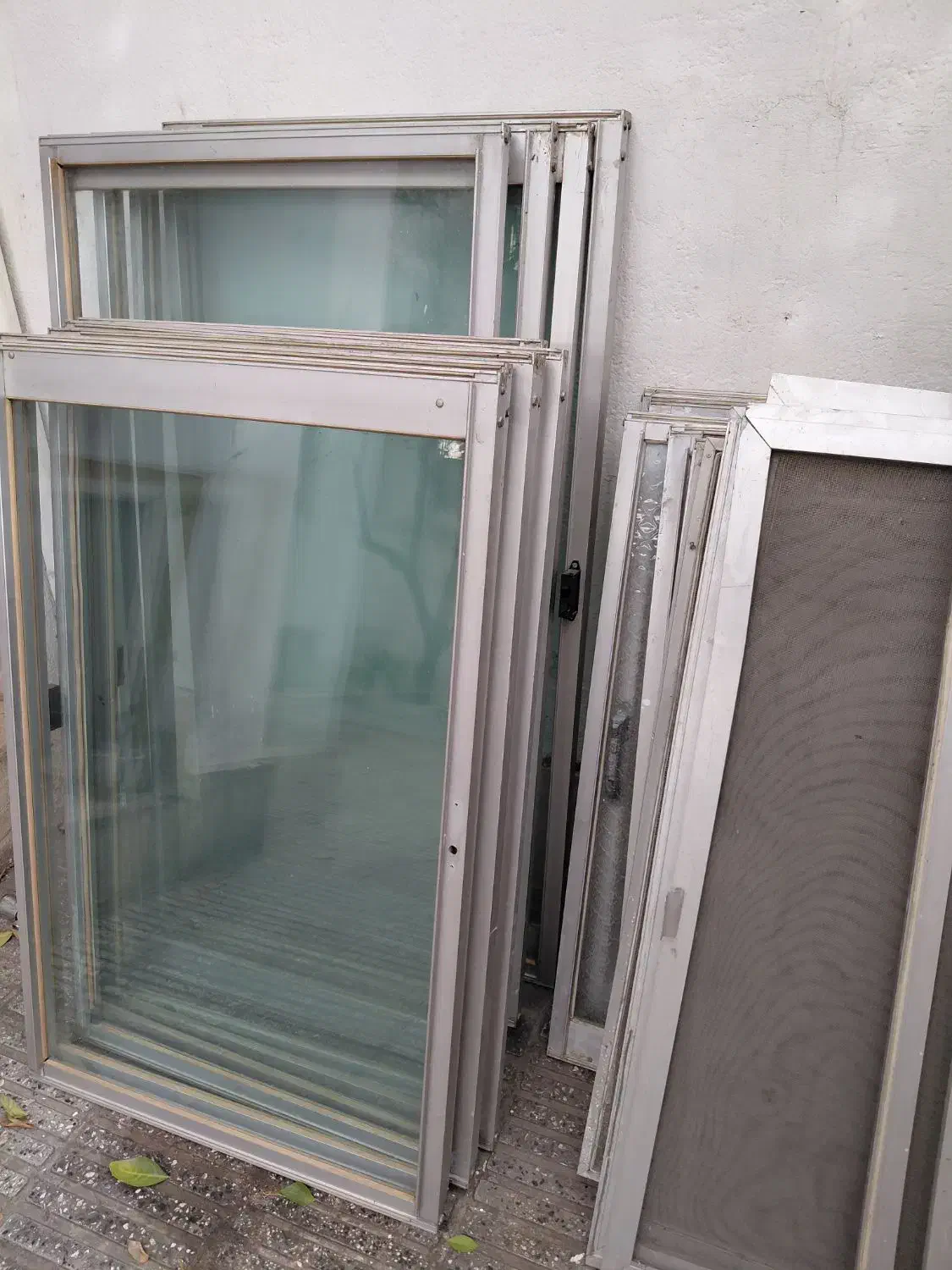 پنجره آلومینیوم قدیمی|مصالح و تجهیزات ساختمان|گرگان, |دیوار