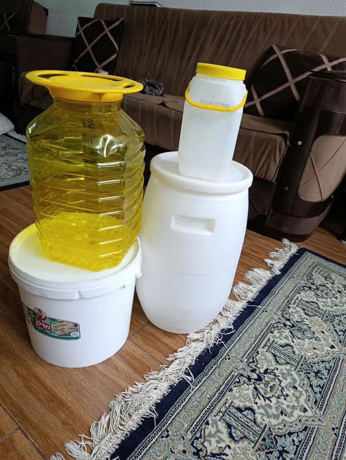 ظرف برای ترشی وخیارشور|ظروف نگهدارنده، پلاستیکی، یک‌بارمصرف|شاهین‌شهر, پارک بانک استان|دیوار