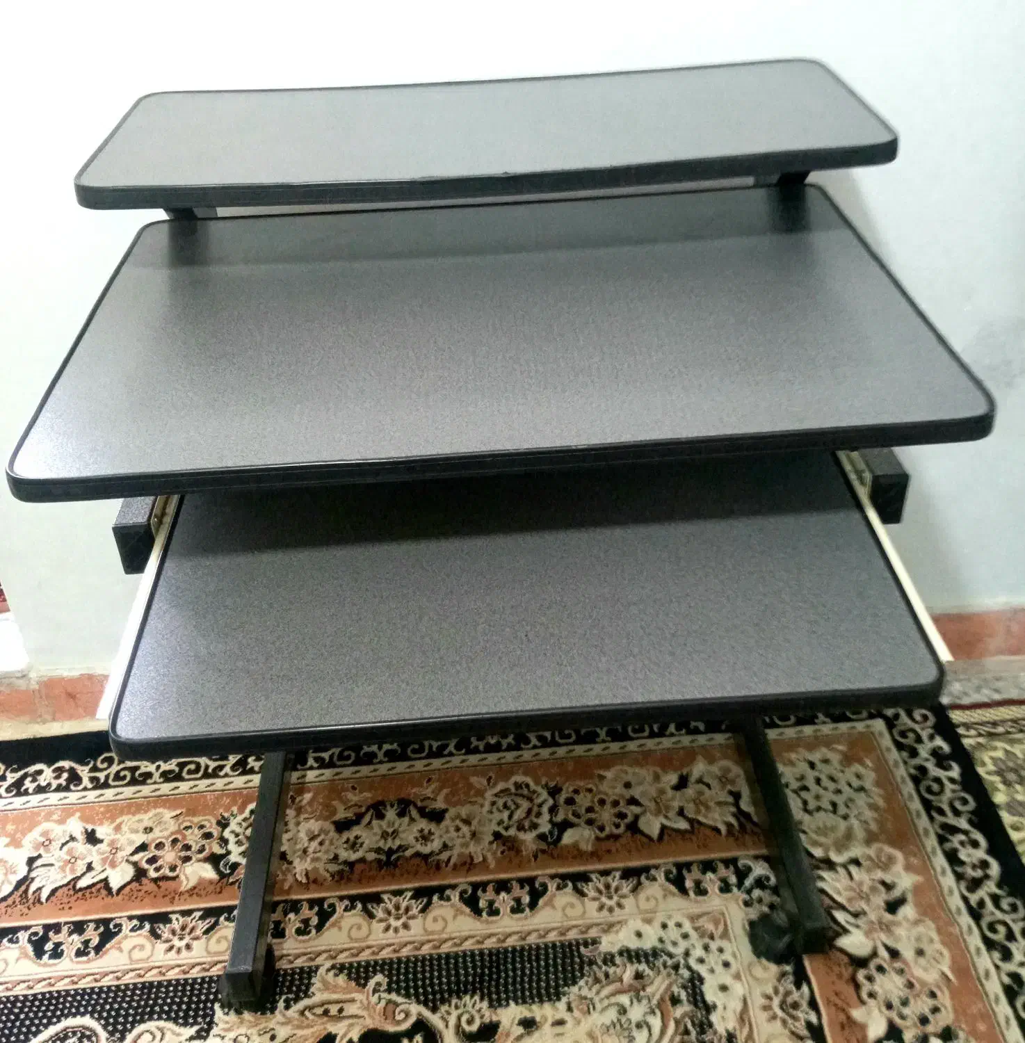 میز تحریر و کامپبوتر|میز تحریر و کامپیوتر|بروجرد, |دیوار