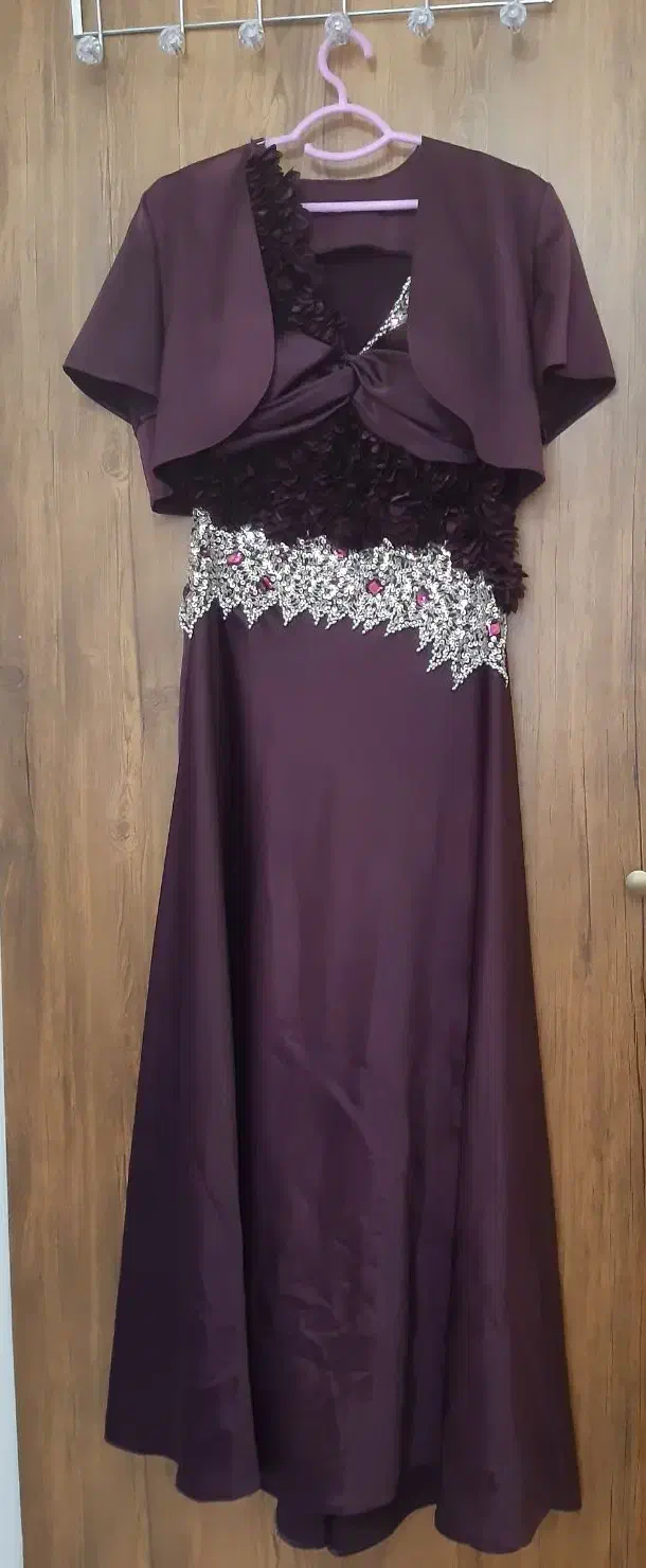 پیراهن مجلسی|لباس|تهران, ارامنه|دیوار