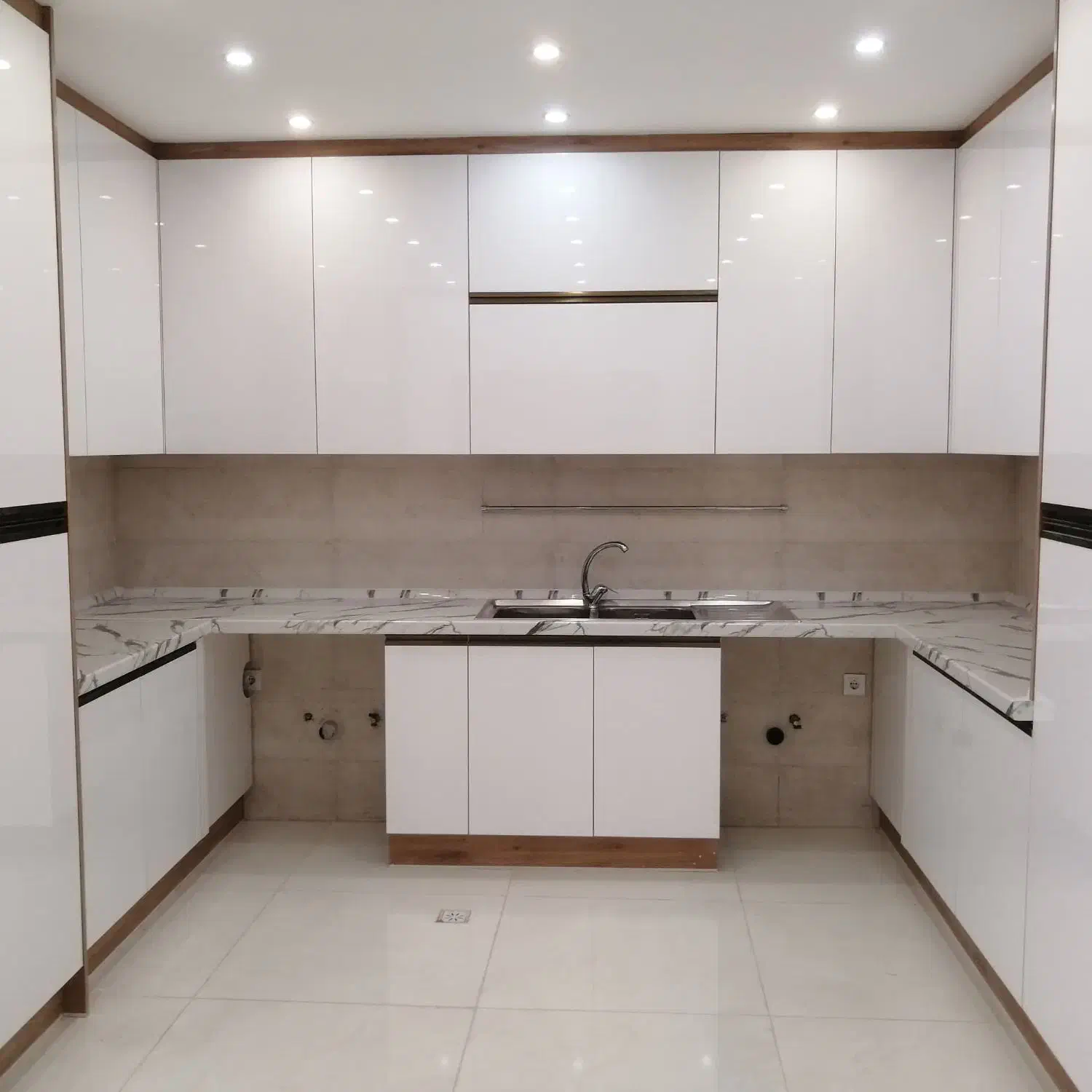 آپارتمان ۳ خواب کلید نخورده خ آیت طاهری|اجارهٔ آپارتمان|اصفهان, شهرک گل نرگس|دیوار