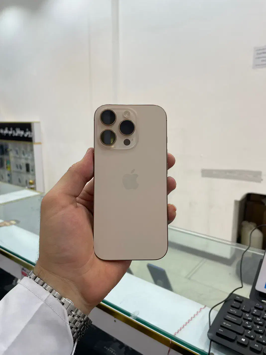 آیفون ۱۶ پرو ۲۵۶ باطری 98 صحرایی|موبایل|قم, نیروگاه|دیوار