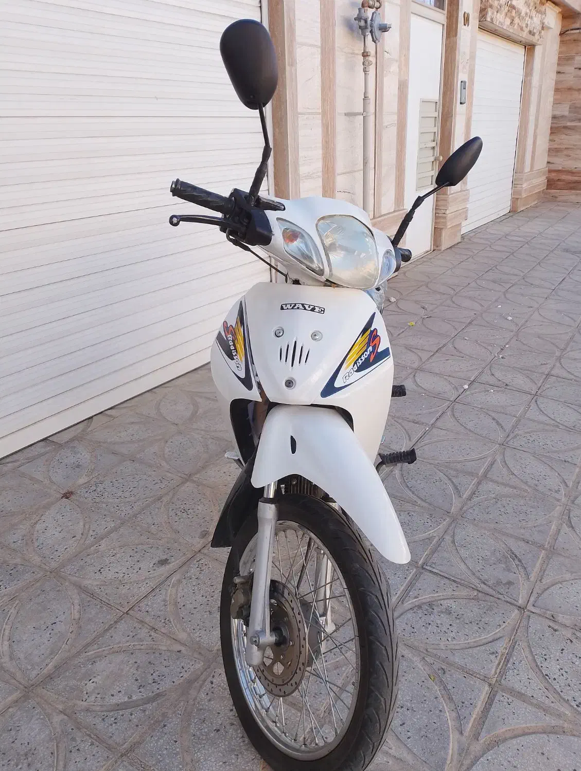 موتور رادیسون طرح ویو لاکی مدل 1395|موتورسیکلت|کاشمر, |دیوار