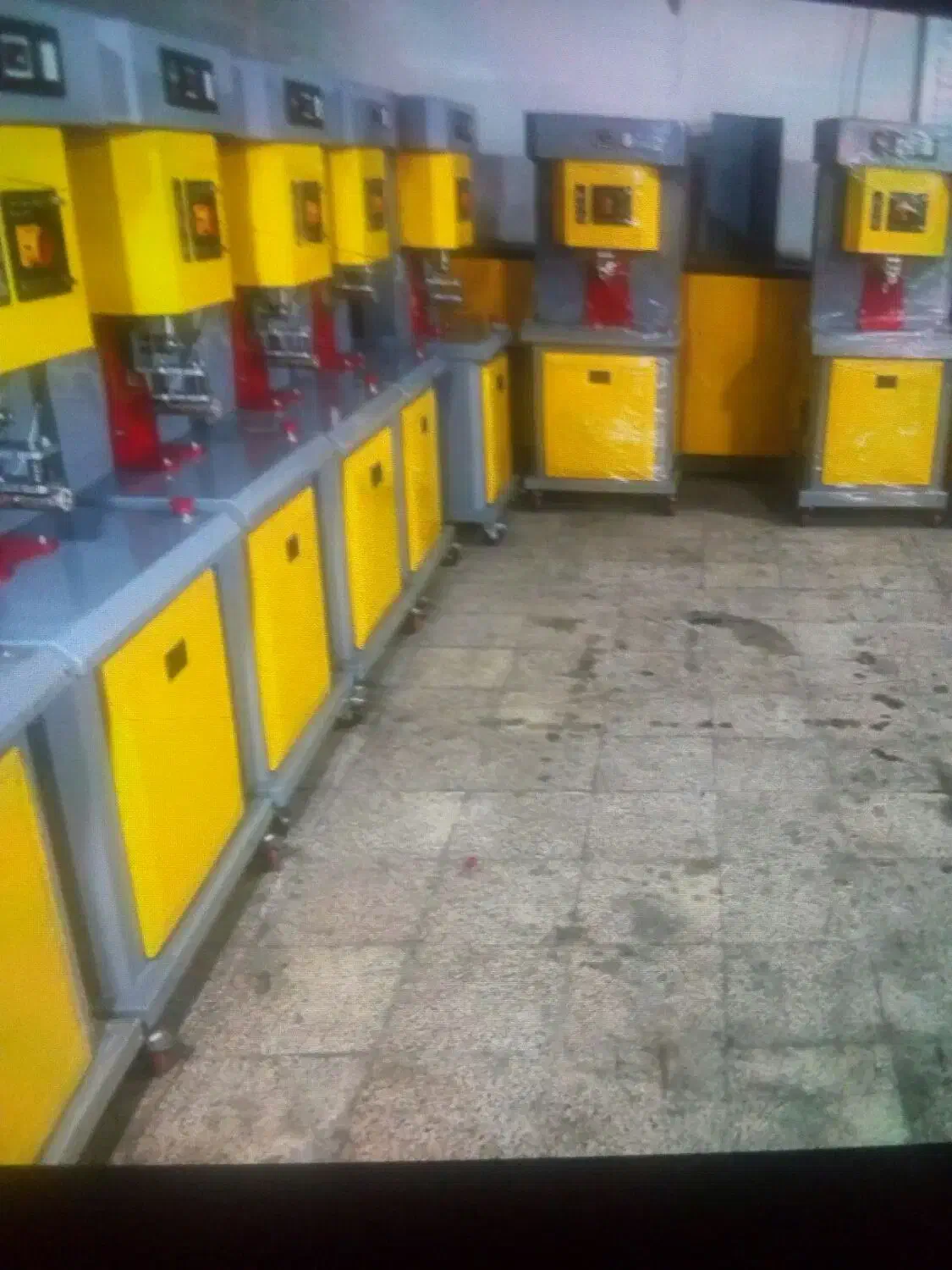 کار در منزل (دستگاه تولید لیوان کاغذی)|ماشین‌آلات صنعتی|شیراز, پارک آزادی|دیوار