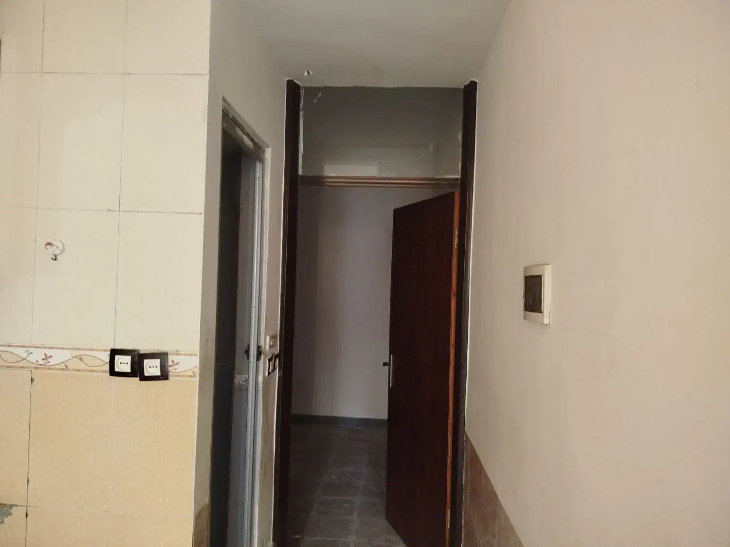 بلوار دولت شرقی ک 11|اجارهٔ خانه و ویلا|شیراز, کوشک میدان|دیوار