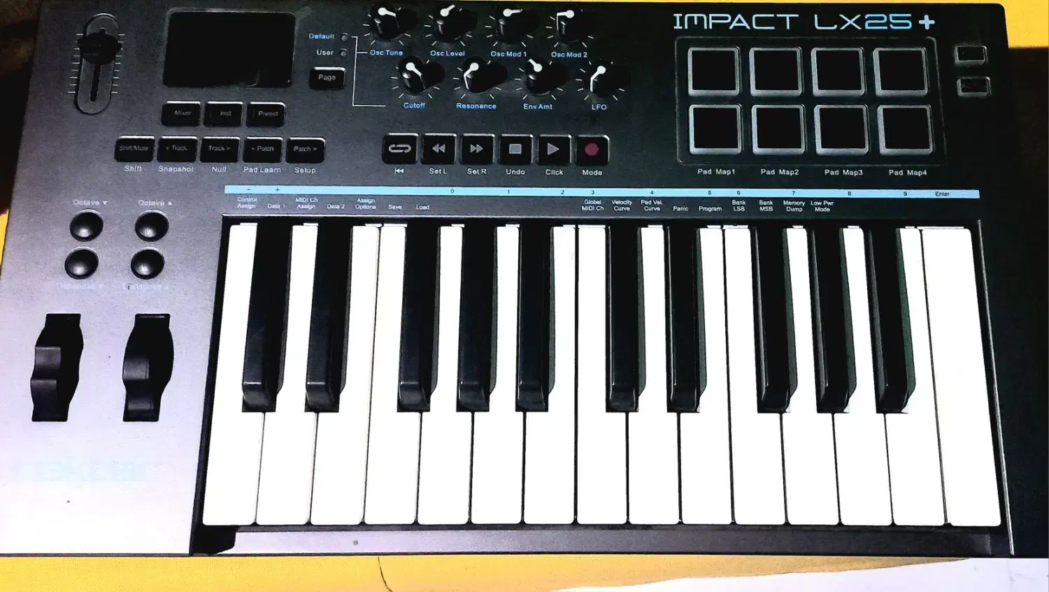 میدی کنترلر، میکروفون، کارت صدا، کیس|آلات موسیقی|آمل, |دیوار