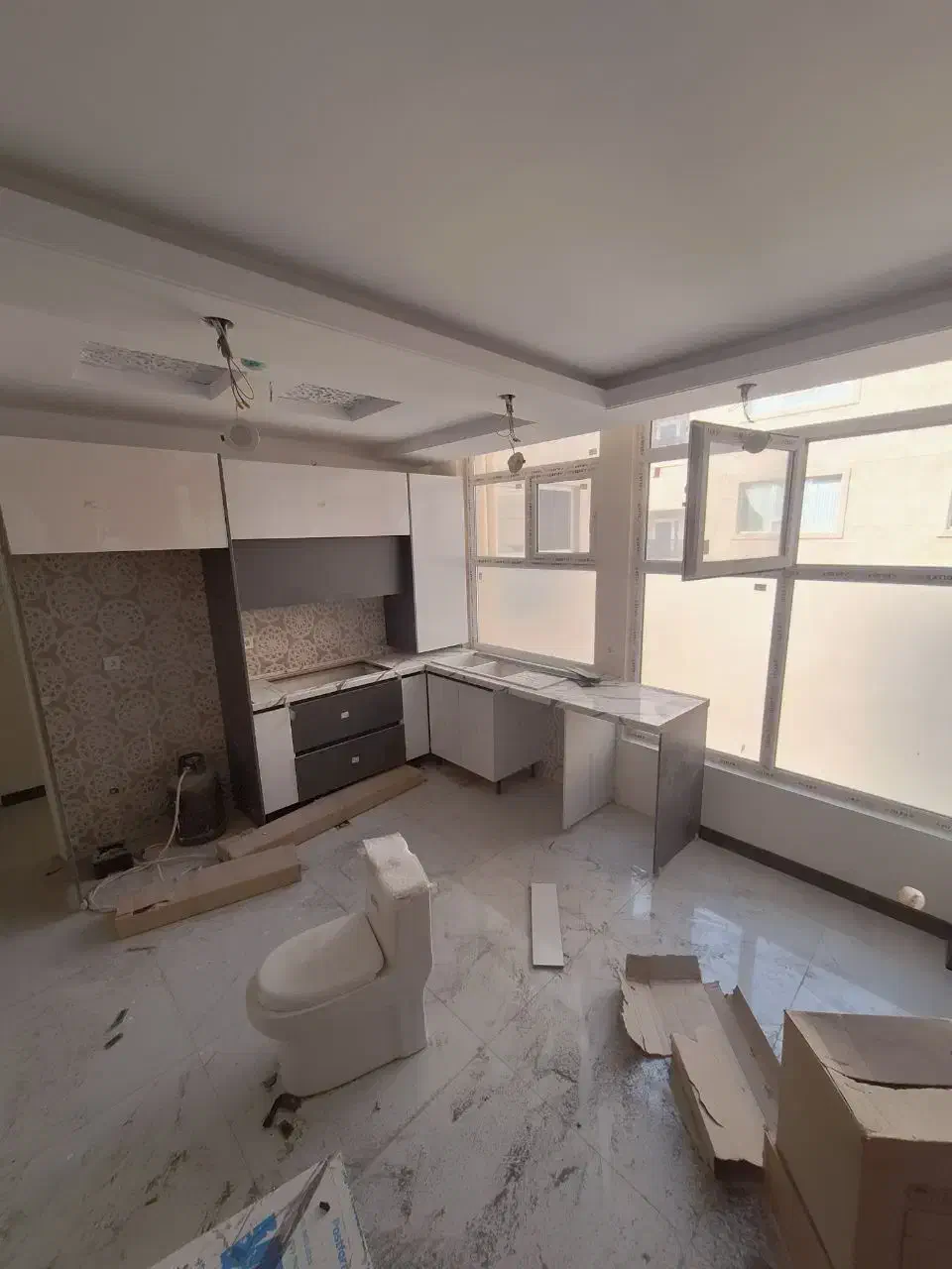 طبقه‌آخر/۸۵مترنوساز/فول امکانات/کلیدنخورده