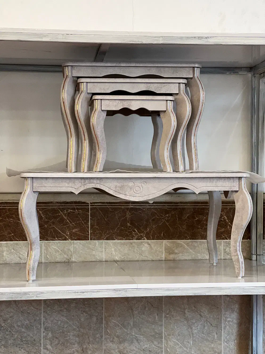 جلو مبلی شرکتی قهوه ای طوسی سفید (جهان مبل)|مبلمان خانگی و میز عسلی|کرمانشاه, |دیوار