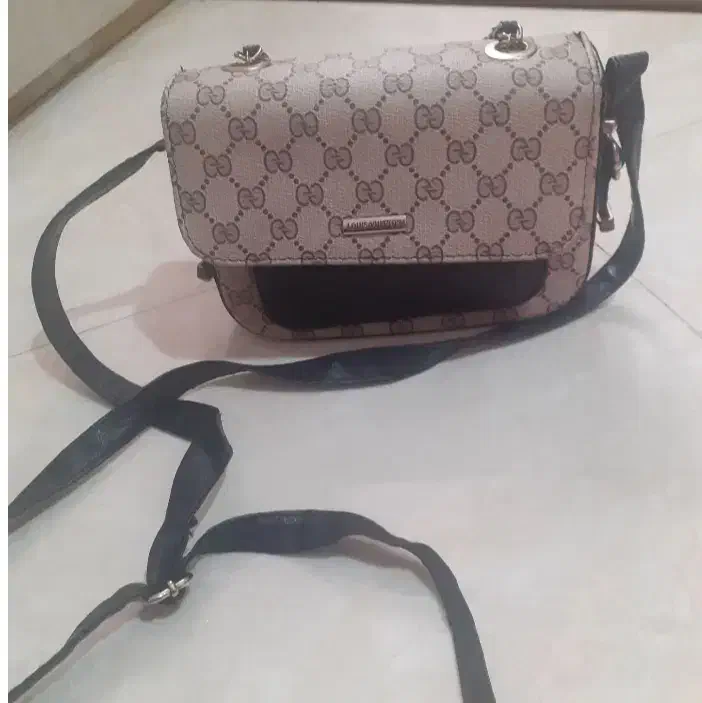 کیف در حد نو|کیف، کفش، کمربند|رشت, یخسازی|دیوار