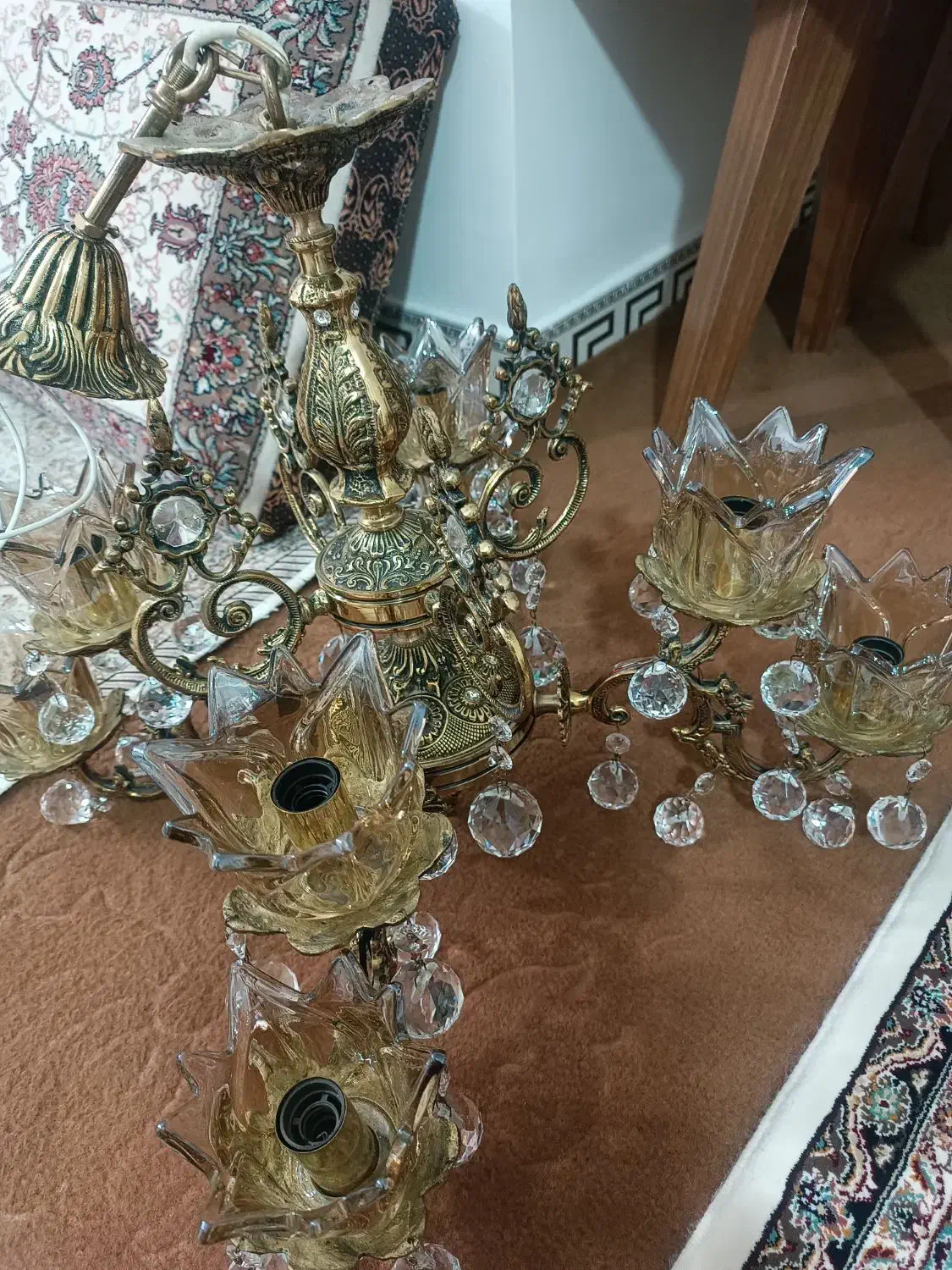 دو جفت لوستر برنزی|لوستر و چراغ آویز|قره چای, |دیوار