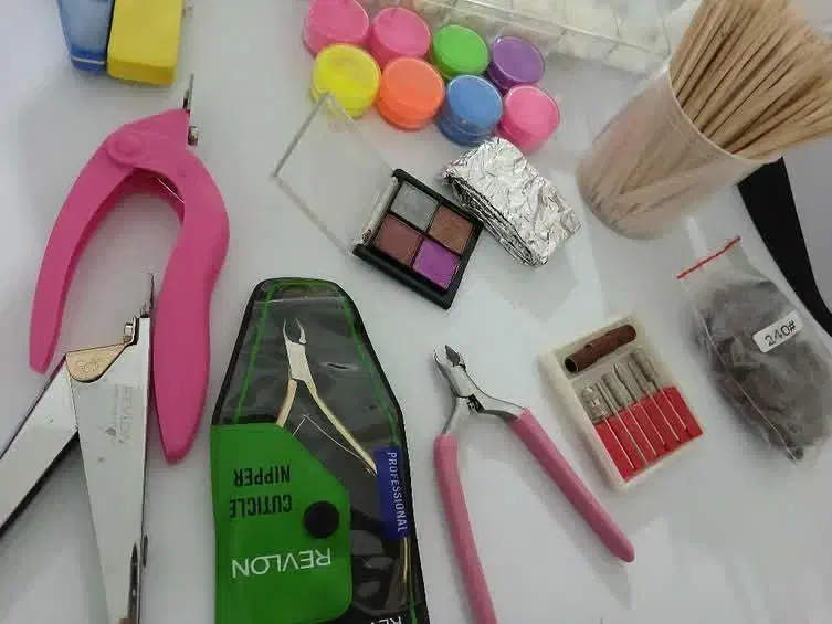 وسایل کاشت ناخن|آرایشگاه و سالن‌های زیبایی|سوسنگرد, |دیوار