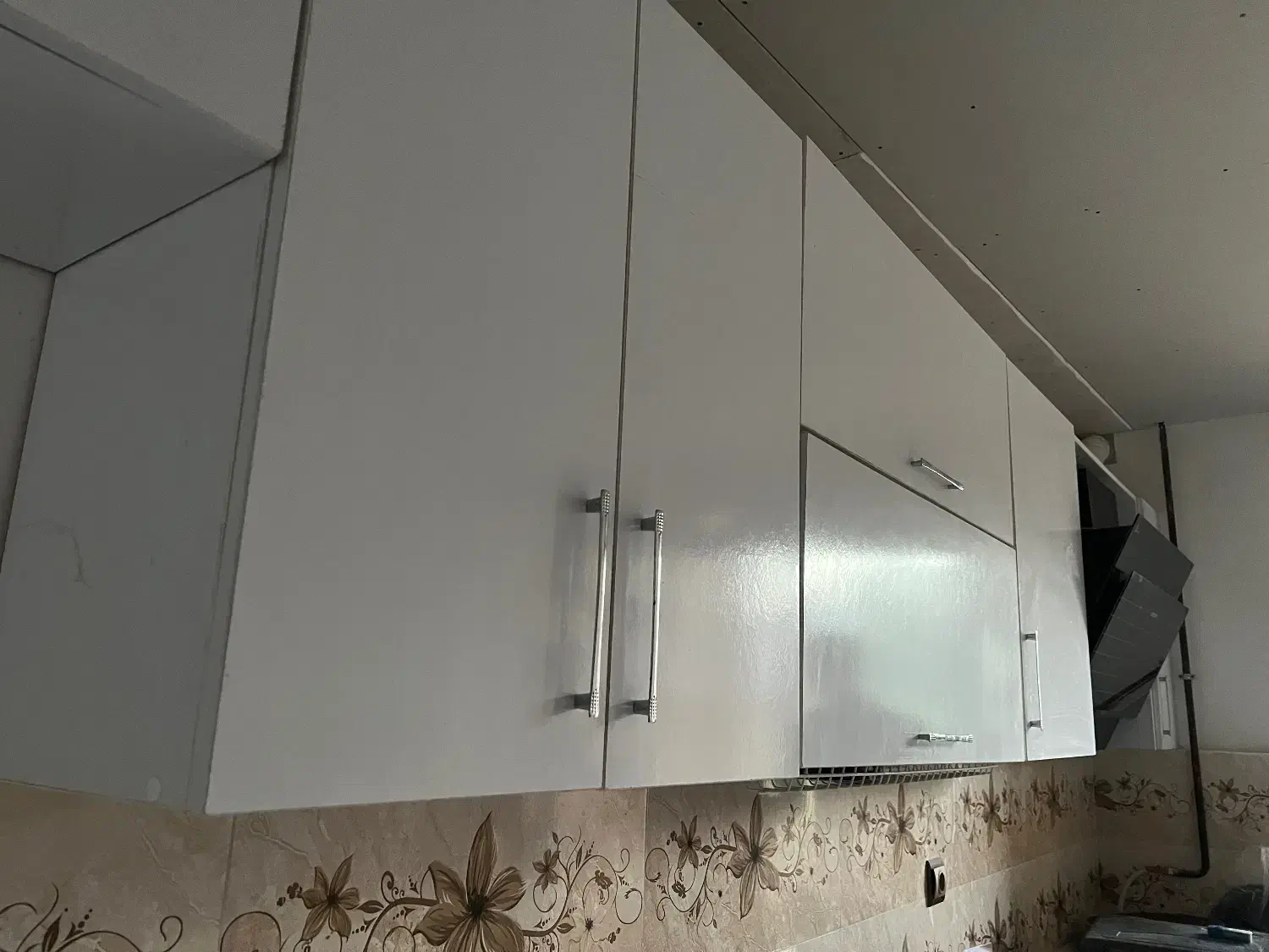 ۳متر نیم کابینت در حد نو بدون ایراد سینک گازوهود|مصالح و تجهیزات ساختمان|رشت, یخسازی|دیوار