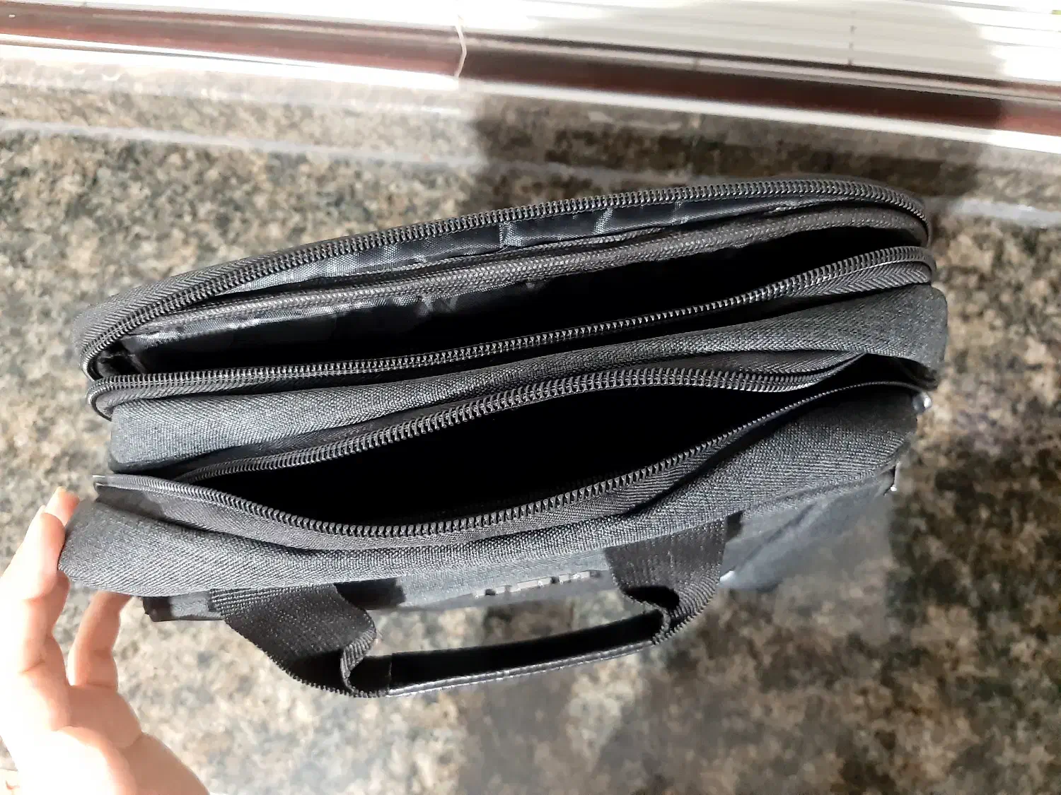 کیف لپ‌تاپ نویِ نو . بسیار شیک و با کیفیت|کیف، کفش، کمربند|سمنان, |دیوار