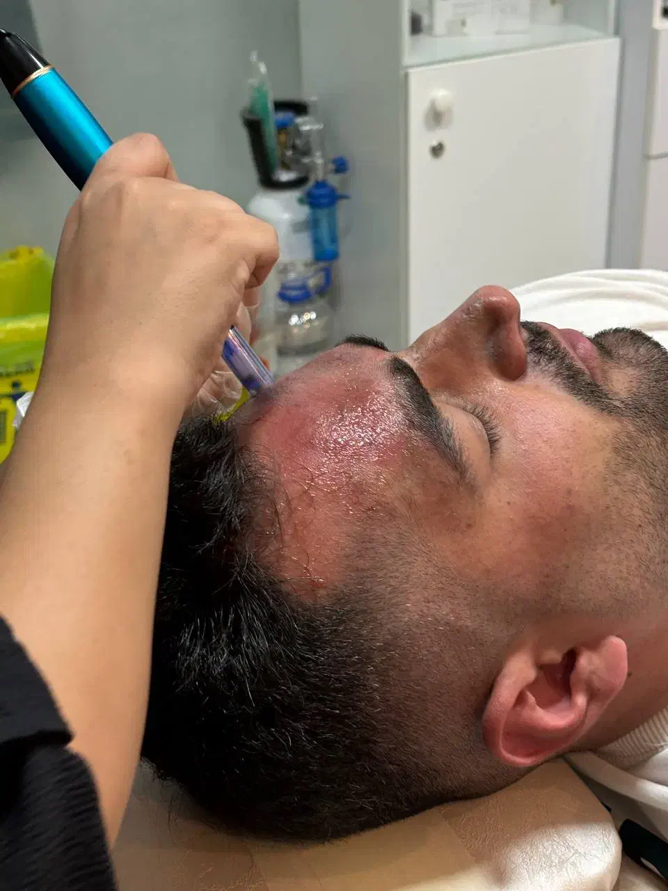 کلینیک پوست و مو با تخفیفات فوق العاده|خدمات آرایشگری و زیبایی|فردیس, منظریه|دیوار