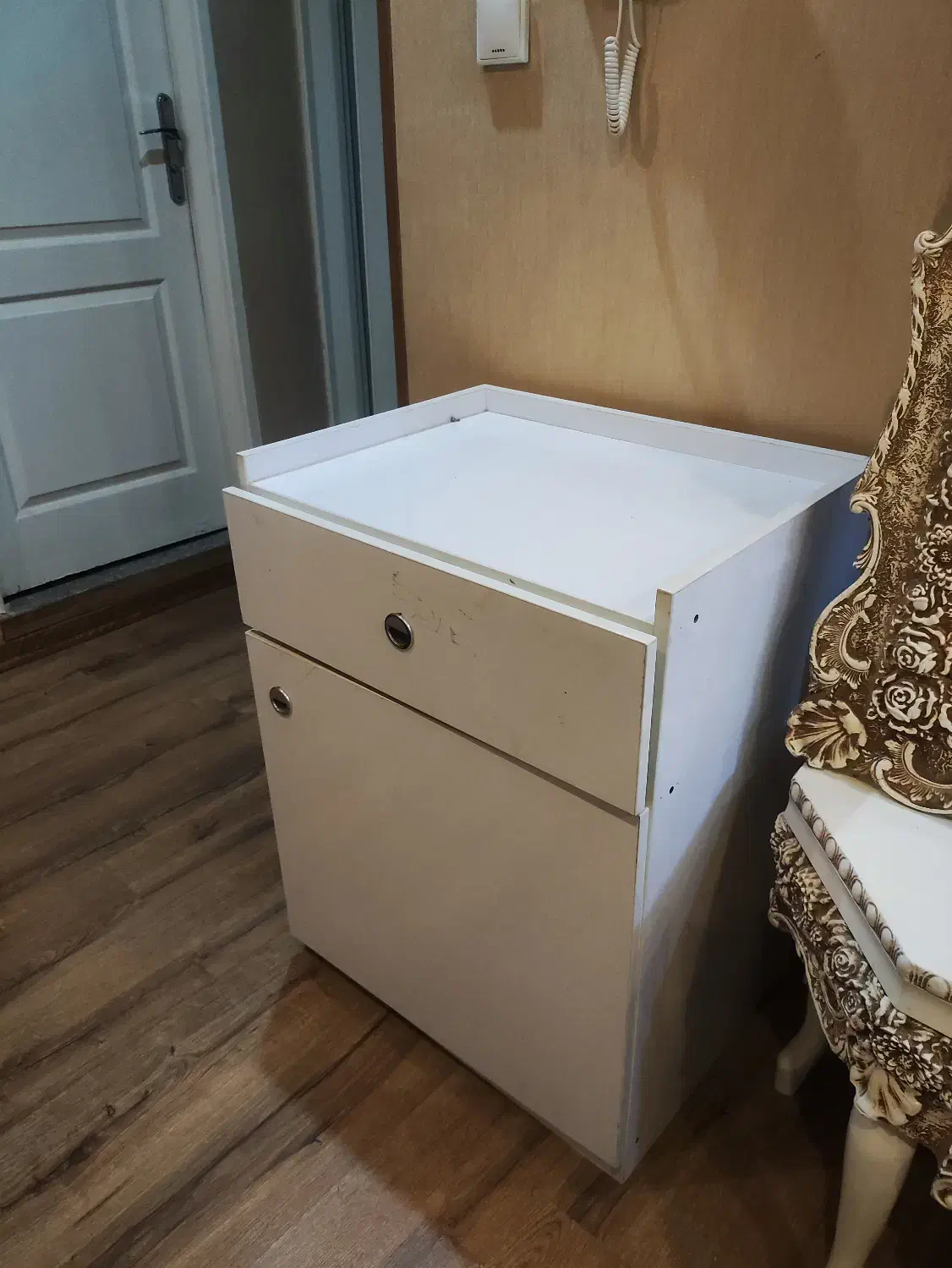 فروش لوازم آرایشگاه صندلی اصلاح وکوپ آینه کمد|آرایشگاه و سالنهای زیبایی|صدرا-فارس, فاز ۲|دیوار