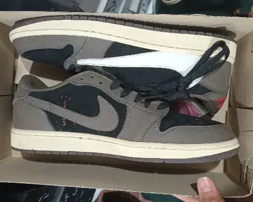 ترویس|کیف، کفش، کمربند|گنبد کاووس, |دیوار