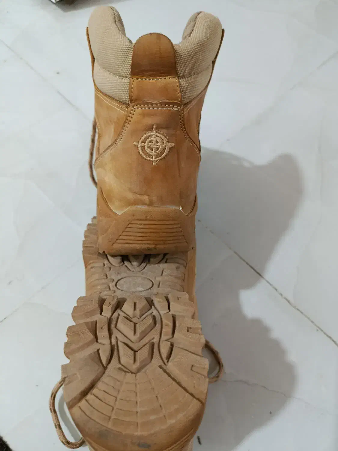 کفش کاترپیلار|کیف، کفش، کمربند|شوشتر, |دیوار