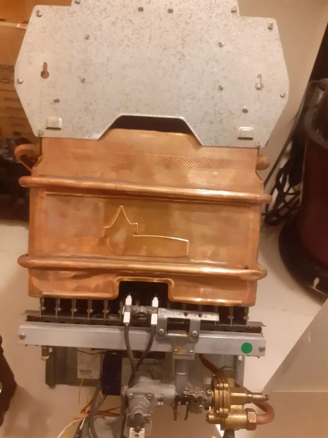 ابگرمکن ۳۱۱۵ بوتان وایرانشرق در حد نو با مبدل نو|آبگرمکن، پکیج، شوفاژ|قرچک, شهرک الحدید|دیوار