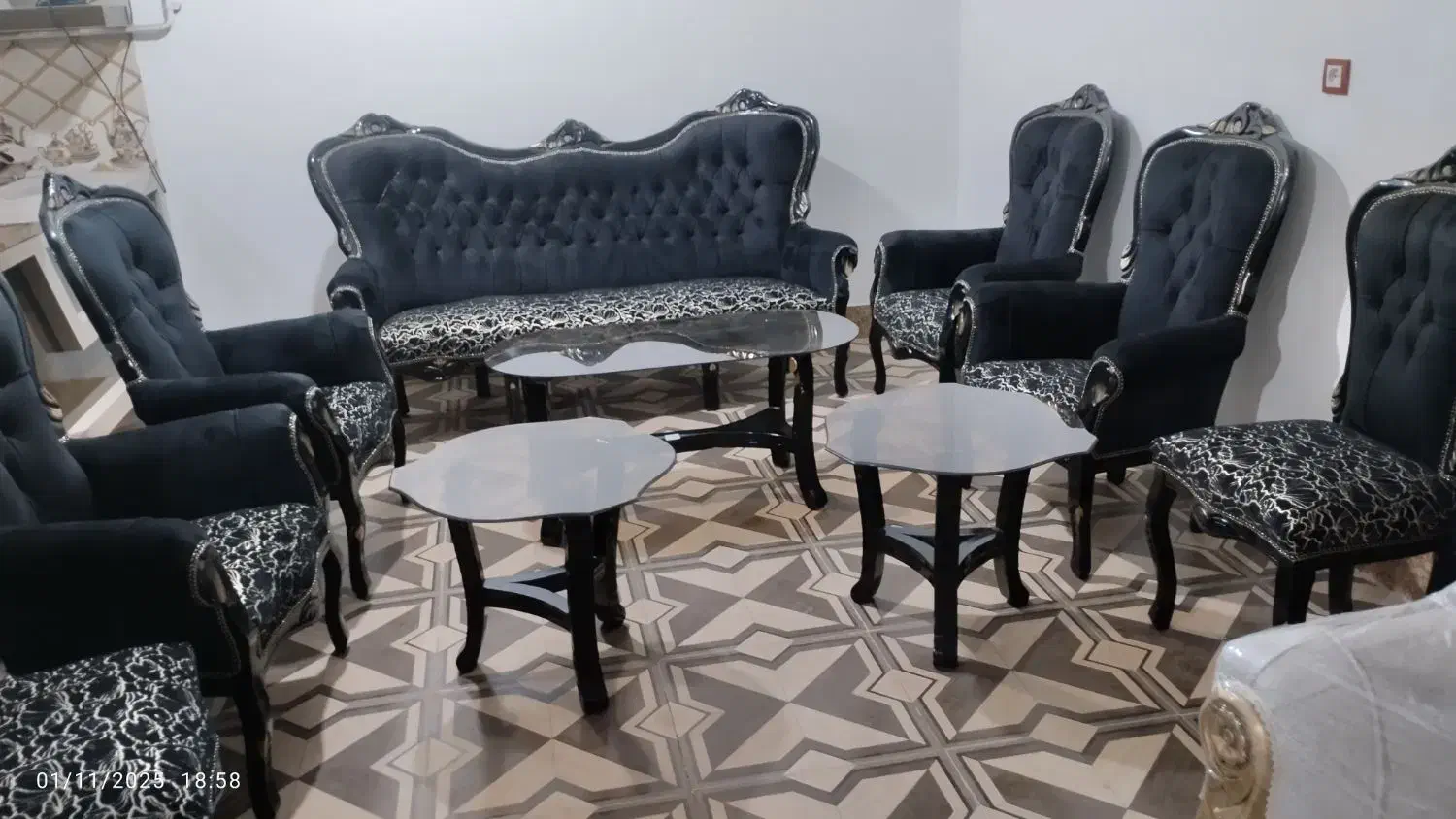 مبل سلطنتی 9 نفره با ۳ عدد جلو مبلی|مبلمان خانگی و میز عسلی|زاهدان, |دیوار