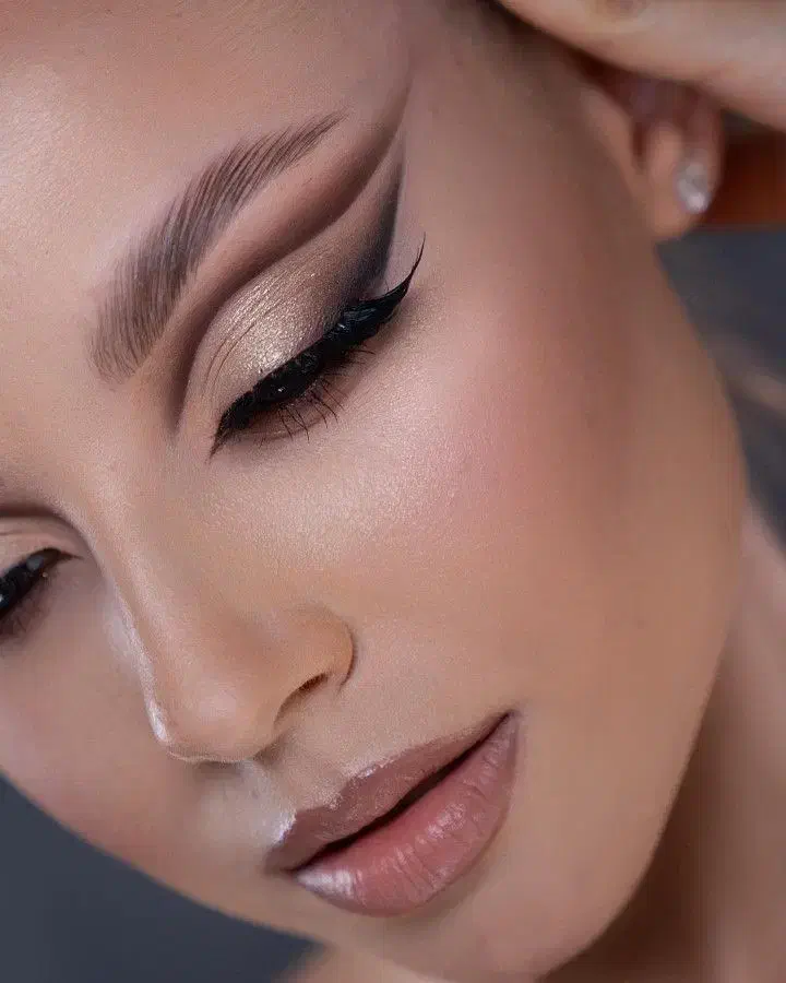 آموزش تخصصی میکاپ پر درآمد ترین لاین آرایشی|خدمات آرایشگری و زیبایی|بروجرد, |دیوار