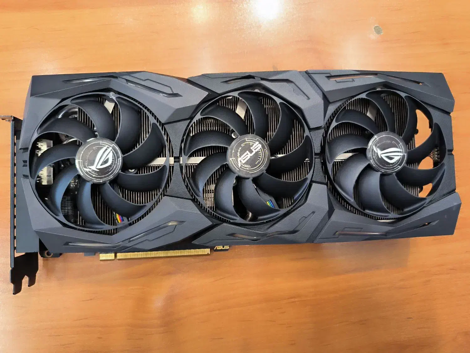 کارت گرافیک rx5700 xt rog ایسوس|قطعات و لوازم جانبی رایانه|کرج, فاز ۴ مهرشهر|دیوار