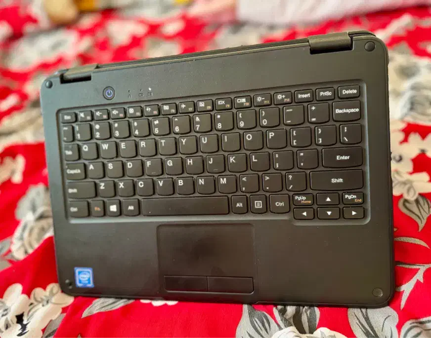 Lenovo 300e لینوو دانشجوئی سریع سبک|رایانه همراه|قم, شهرک قدس|دیوار